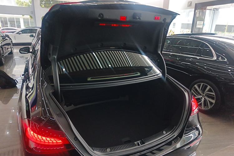 Used Mercedes-Benz E-Class 2022 Second Facelift E 300 L Luxury Edition Trunk