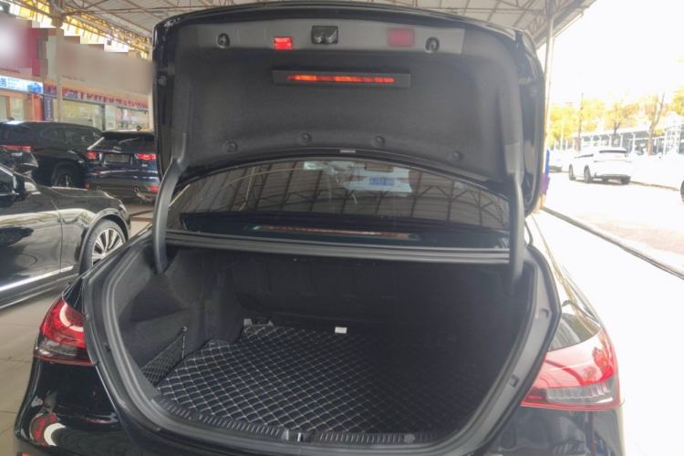 Used Mercedes-Benz E-Class 2022 Second Facelift E 300 L Fashion Edition Trunk