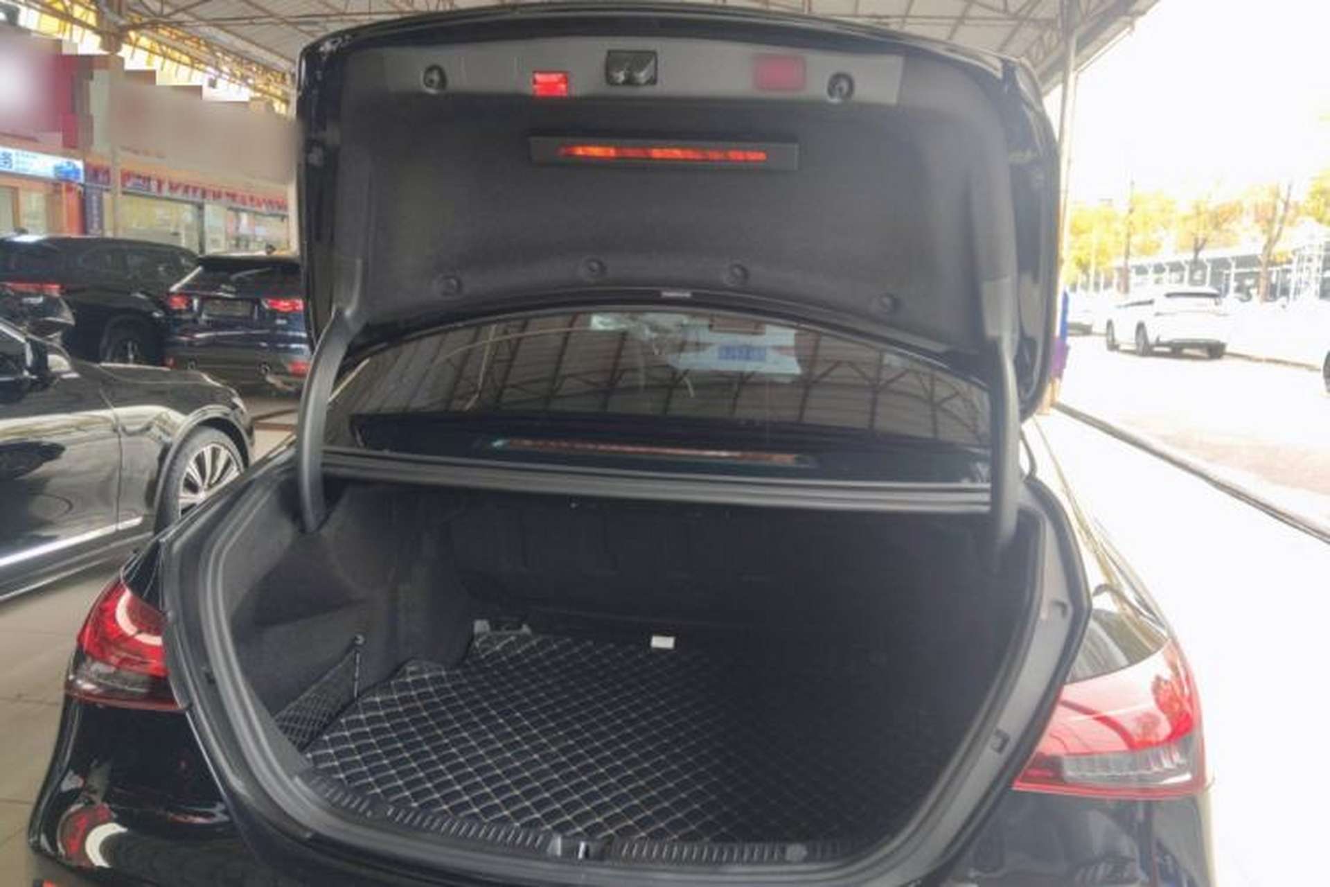 Used Mercedes-Benz E-Class 2022 Second Facelift E 300 L Fashion Edition Trunk