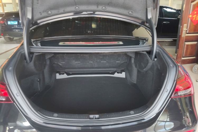 Used Mercedes-Benz E-Class 2022 Second Facelift E 300 L Luxury Edition Trunk