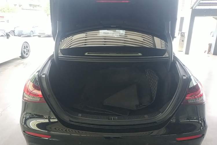 Used Mercedes-Benz E-Class 2022 E 300 L Sporty and Stylish Model Trunk