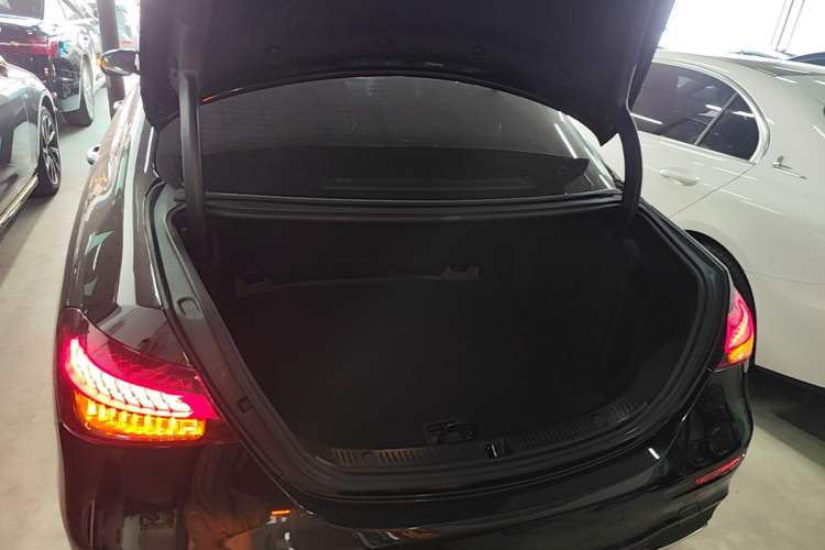 Used Mercedes-Benz E-Class 2022 Revised E 300 L Sporty and Stylish Edition Trunk