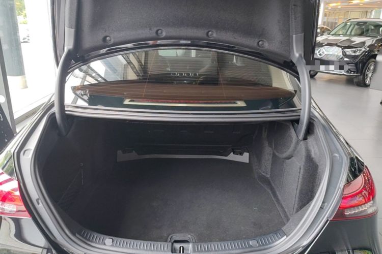Used Mercedes-Benz E-Class 2022 E 260 L Trunk