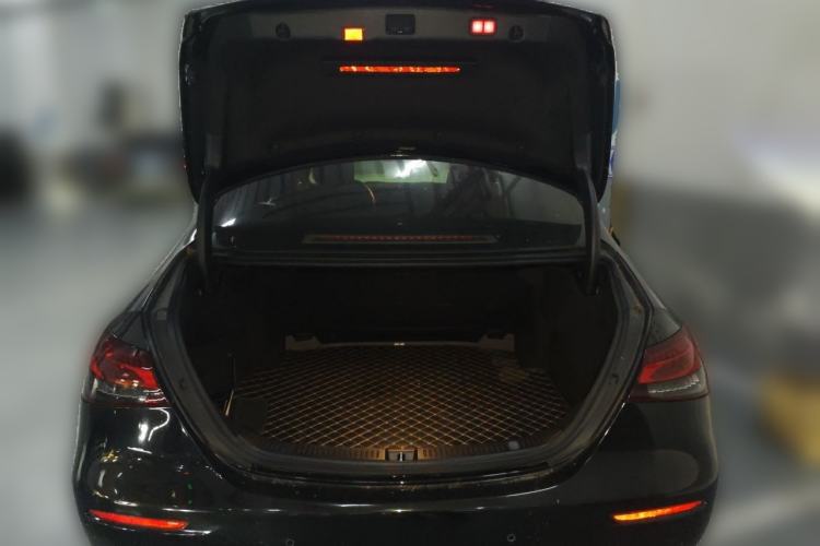 Used Mercedes-Benz E-Class 2022 E 300 L Premium Edition Trunk