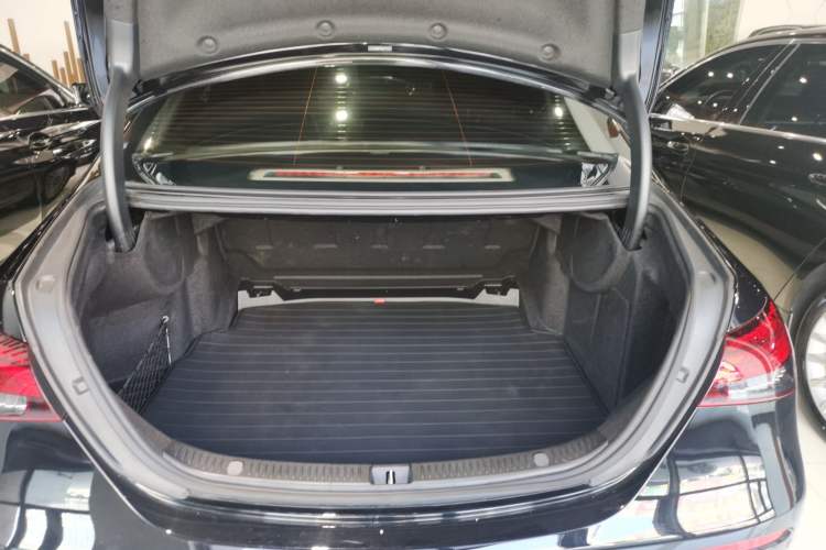 Used Mercedes-Benz E-Class 2022 Revised Version E 300 L Luxury Edition Trunk