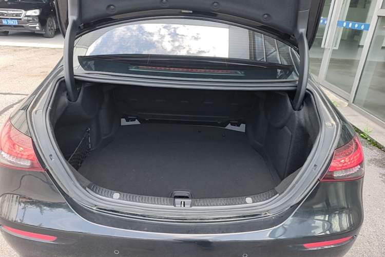 Used Mercedes-Benz E-Class 2022 Updated E 300 L Stylish Edition Trunk