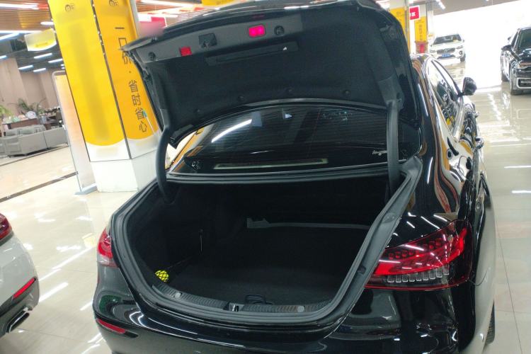 Used Mercedes-Benz E-Class 2022 Updated E 300 L Luxury Edition Trunk
