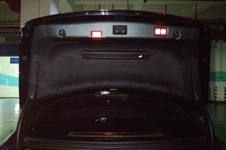 Used Mercedes-Benz E-Class 2022 E 300 L Luxury Model Trunk