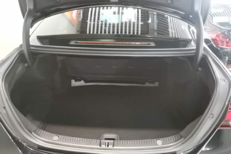 Used Mercedes-Benz E-Class 2022 Revised Version E 300 L Fashion Edition Trunk