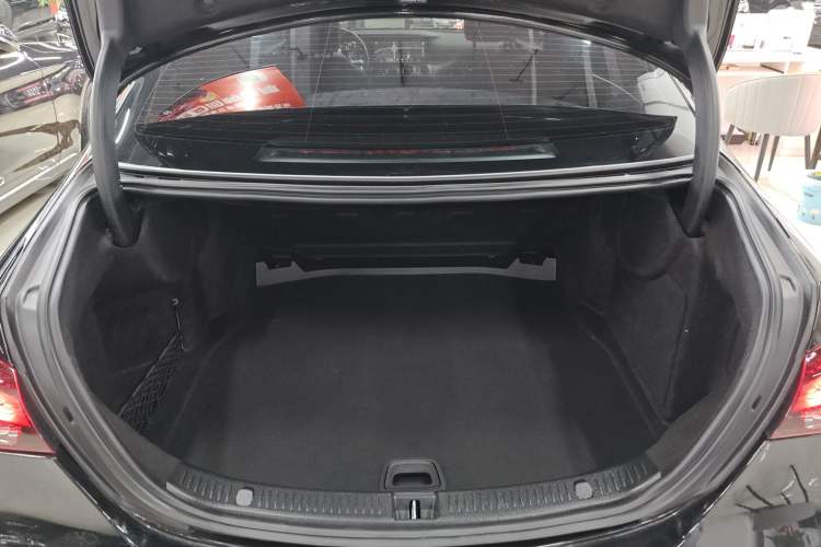 Used Mercedes-Benz E-Class 2022 E 300 L Sport Luxury Edition Trunk
