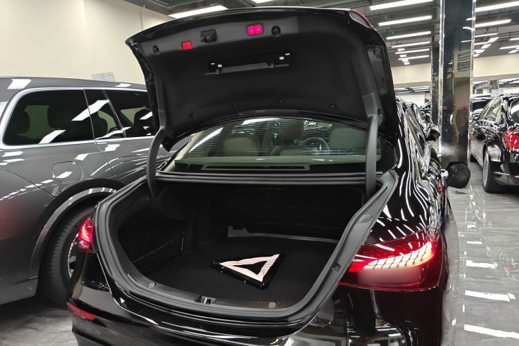 Used Mercedes-Benz E-Class 2022 E 300 L Sporty and Stylish Model Trunk