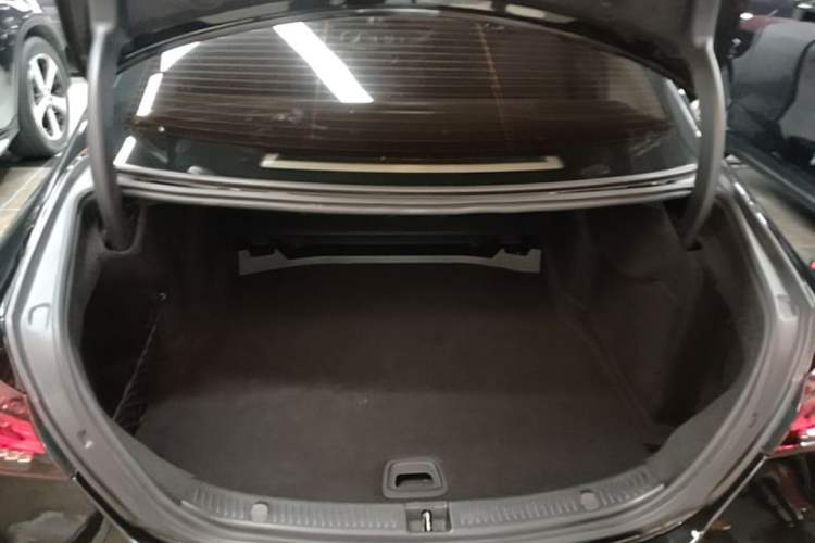 Used Mercedes-Benz E-Class 2022 E 300 L Luxury Model Trunk
