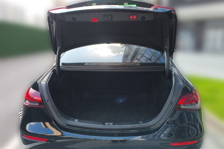 Used Mercedes-Benz E-Class 2022 Revised Version E 300 L Fashion Edition Trunk