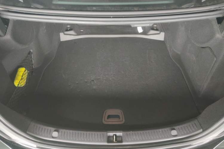 Used Mercedes-Benz E-Class 2022 E 300 Stylish Sports Edition Trunk