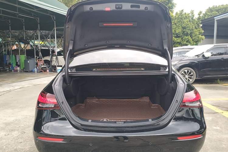 Used Mercedes-Benz E-Class 2022 E 260 L Trunk