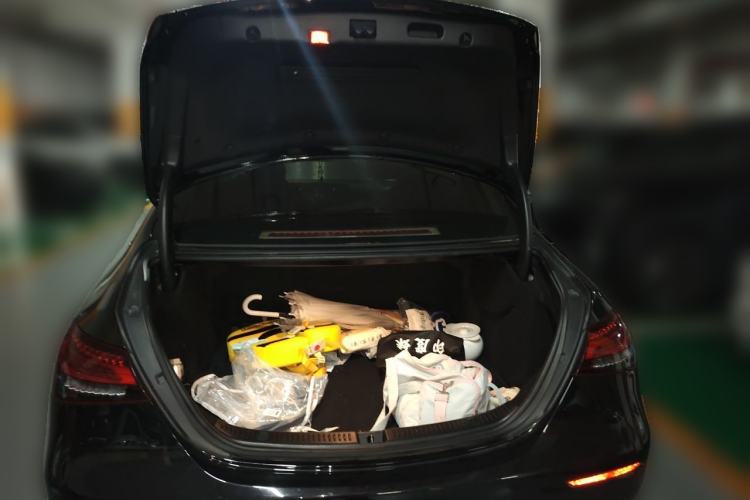 Used Mercedes-Benz E-Class 2022 Updated E 260 L Trunk