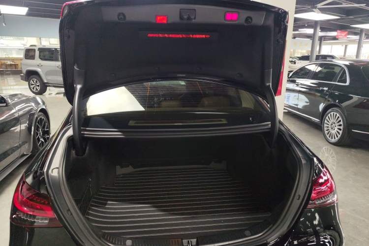 Used Mercedes-Benz E-Class 2022 Second Facelift E 300 L Luxury Edition Trunk