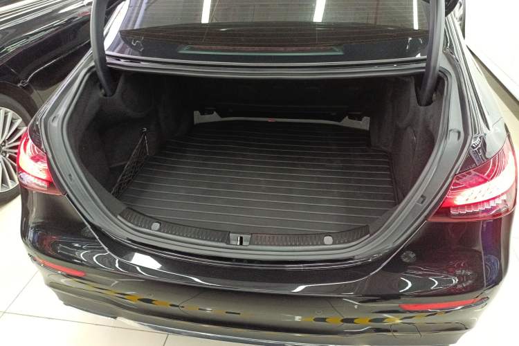 Used Mercedes-Benz E-Class 2022 Second Facelift E 300 L Sport Luxury Edition Trunk
