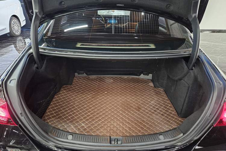 Used Mercedes-Benz E-Class 2022 Revised Version E 300 L Fashion Edition Trunk