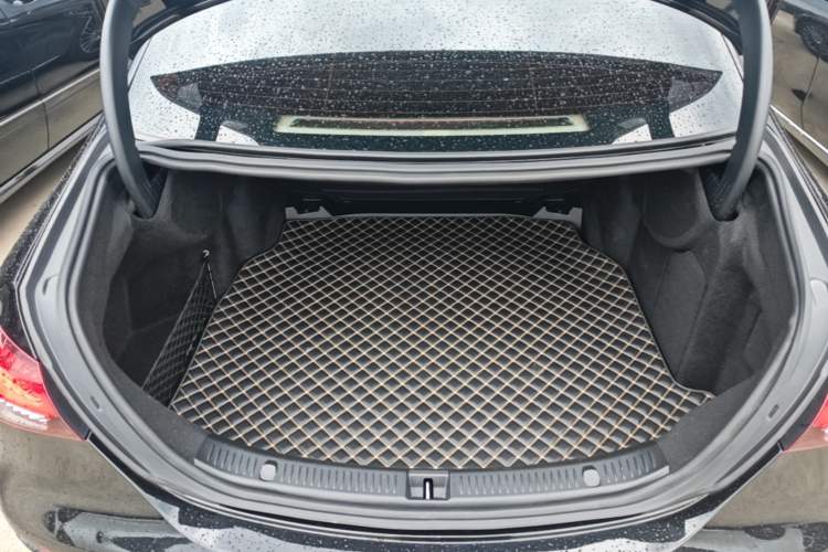 Used Mercedes-Benz E-Class 2022 E 260 L Trunk