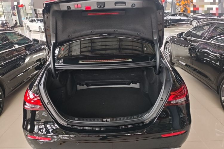 Used Mercedes-Benz E-Class 2022 Second Facelift E 260 L Trunk