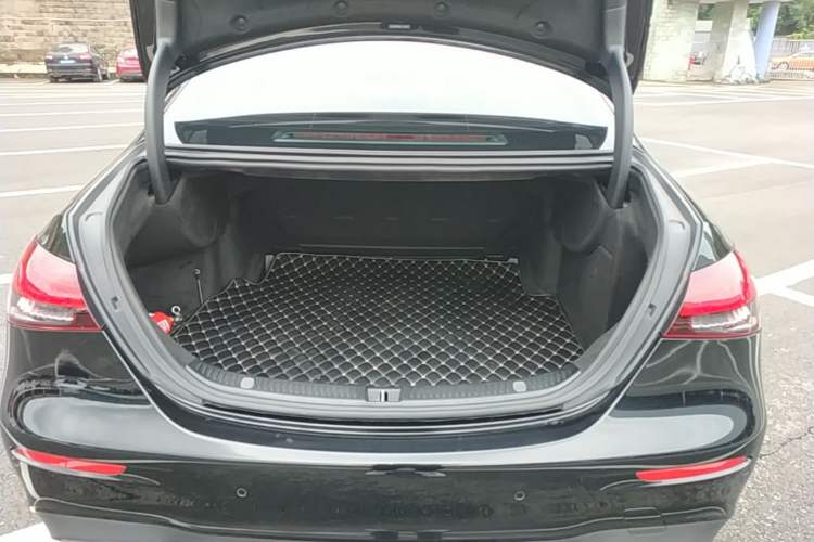 Used Mercedes-Benz E-Class 2022 E 300 L Sporty and Stylish Model Trunk