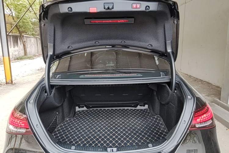 Used Mercedes-Benz E-Class 2022 Revised E 300 L Sporty and Stylish Edition Trunk