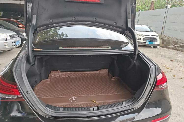 Used Mercedes-Benz E-Class 2022 E 260 L Trunk