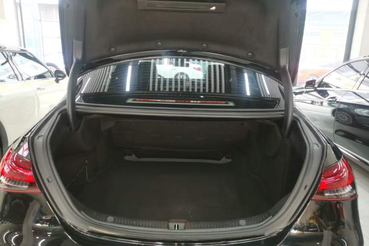 Used Mercedes-Benz E-Class 2022 Updated E 300 L Luxury Edition Trunk