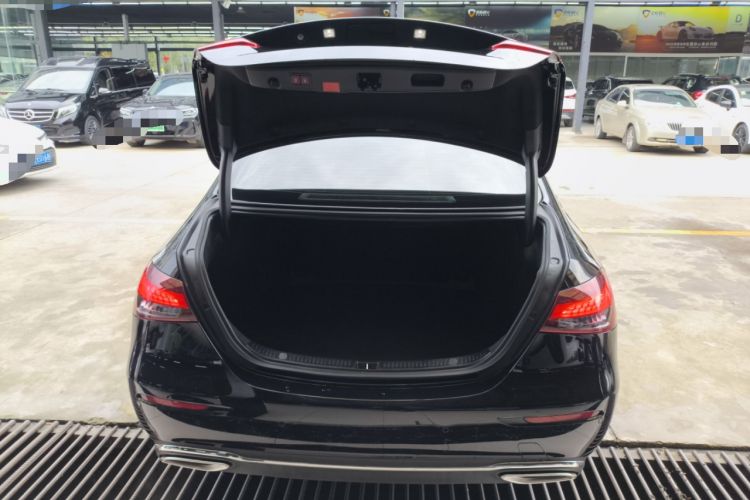 Used Mercedes-Benz E-Class 2022 Updated E 260 L Trunk