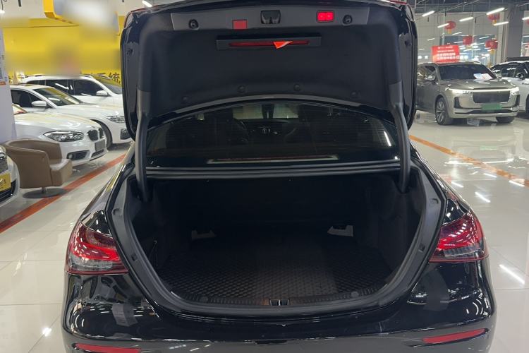 Used Mercedes-Benz E-Class 2022 E 300 L Luxury Model Trunk