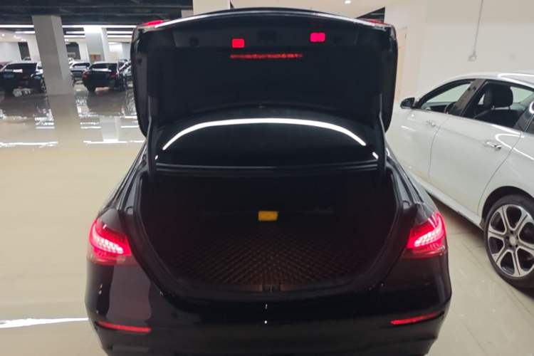 Used Mercedes-Benz E-Class 2022 Second Facelift E 300 L Sport Luxury Edition Trunk