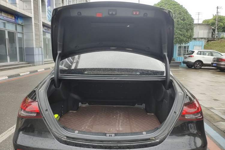Used Mercedes-Benz E-Class 2022 Revised Version E 300 L Luxury Edition Trunk