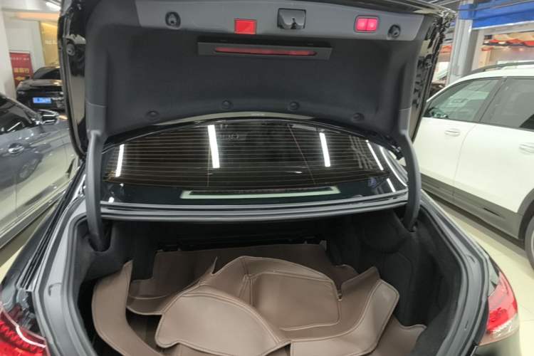 Used Mercedes-Benz E-Class 2022 Updated E 300 L Luxury Edition Trunk
