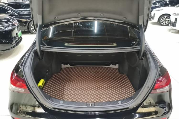 Used Mercedes-Benz E-Class 2022 E 300 L Luxury Model Trunk