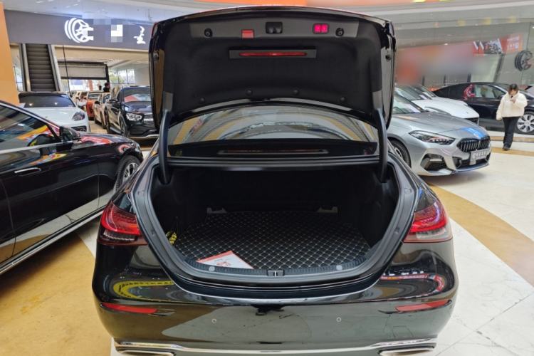 Used Mercedes-Benz E-Class 2022 Updated E 300 L Luxury Edition Trunk