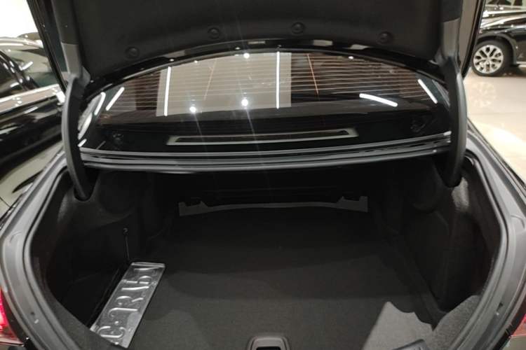 Used Mercedes-Benz E-Class 2022 Revised Version E 300 L Fashion Edition Trunk
