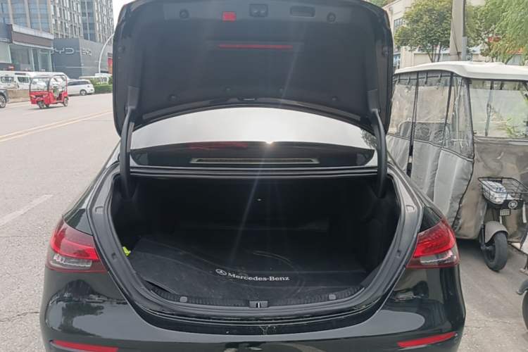 Used Mercedes-Benz E-Class 2022 Updated E 260 L Trunk