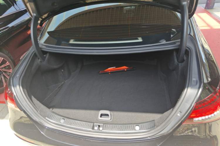Used Mercedes-Benz E-Class 2022 Updated E 300 L Luxury Edition Trunk