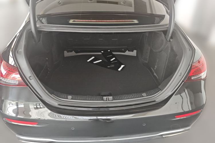 Used Mercedes-Benz E-Class 2022 Second Facelift E 300 L Luxury Edition Trunk