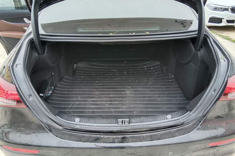 Used Mercedes-Benz E-Class 2022 Revised Version E 300 L Sport Luxury Edition Trunk