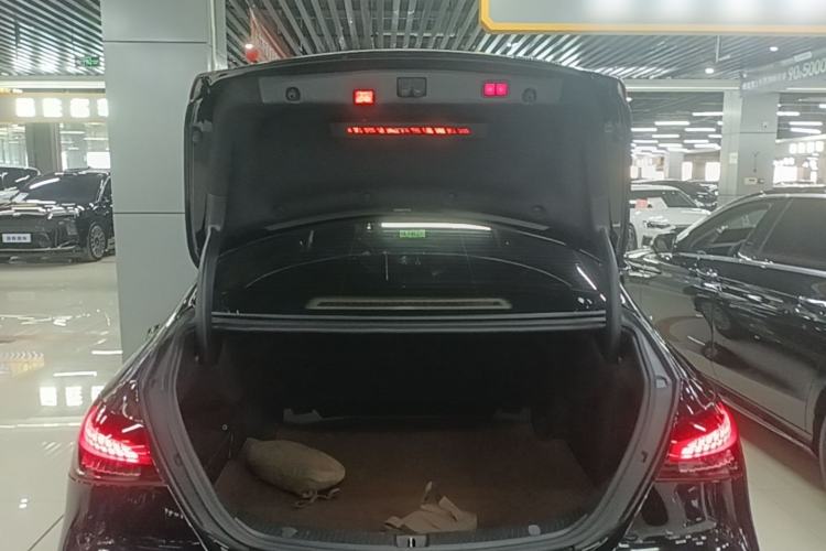 Used Mercedes-Benz E-Class 2022 E 300 L Luxury Model Trunk