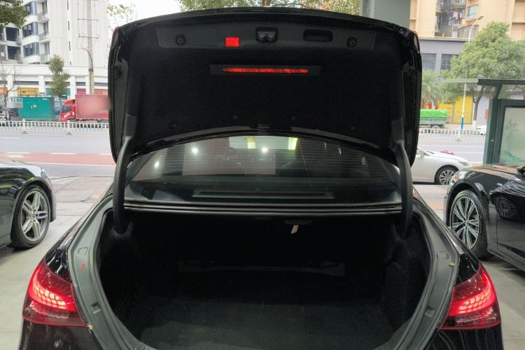Used Mercedes-Benz E-Class 2022 E 260 Stylish Sports Edition Trunk