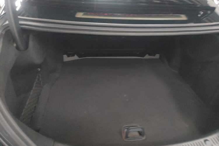 Used Mercedes-Benz E-Class 2022 Updated E 300 L Luxury Edition Trunk