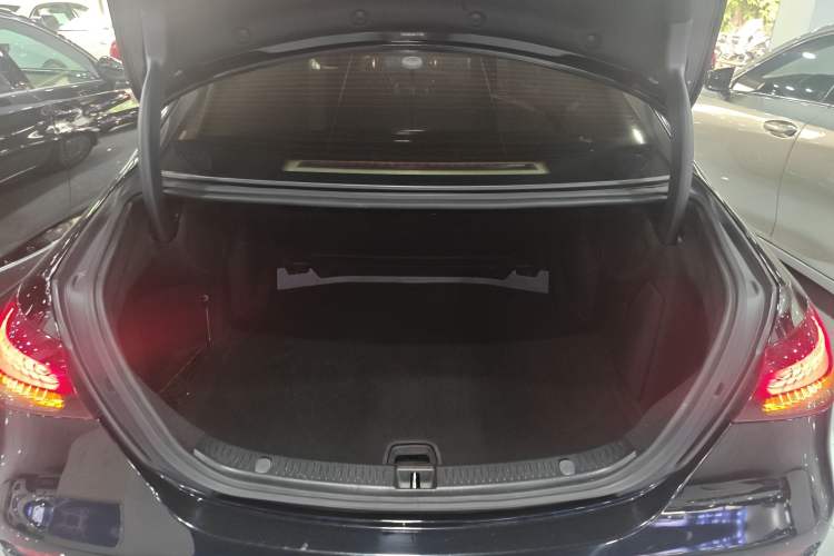 Used Mercedes-Benz E-Class 2022 Updated E 300 L Luxury Edition Trunk
