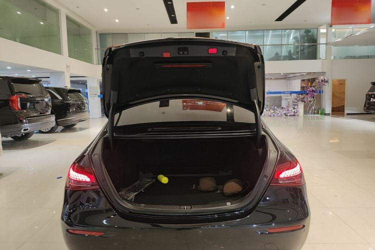 Used Mercedes-Benz E-Class 2022 Revised Version E 300 L Luxury Edition Trunk
