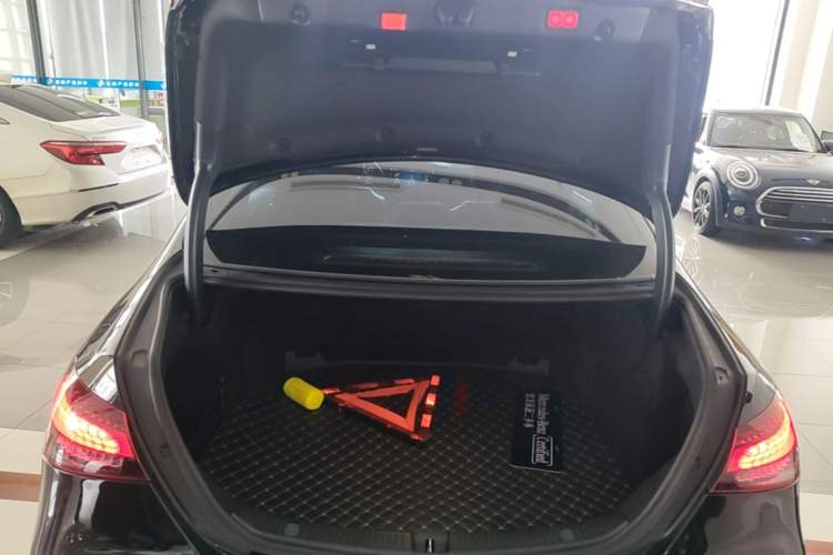 Used Mercedes-Benz E-Class 2022 Revised Version E 300 L Fashion Edition Trunk