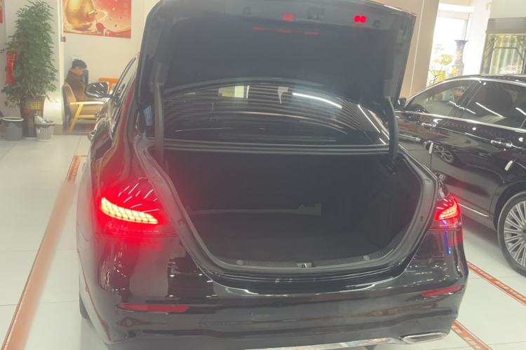Used Mercedes-Benz E-Class 2022 Revised Version E 300 L Sport Luxury Edition Trunk