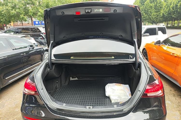 Used Mercedes-Benz E-Class 2022 Revised Version E 300 L Luxury Edition Trunk