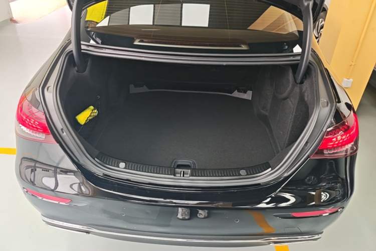 Used Mercedes-Benz E-Class 2022 Second Facelift E 300 L Luxury Edition Trunk